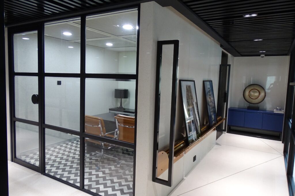 Modular Glass Partition